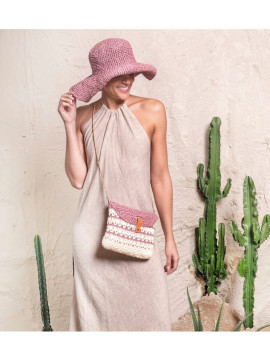 Modelo de chapeu executado com Raffia DMC cor 04